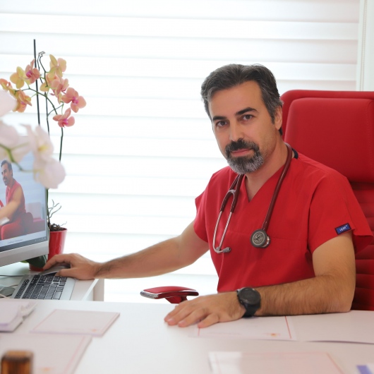 Doç. Dr. Savaş Demirpençe